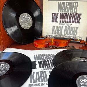 Wagner: Die Walküre vinyl record set, a live recording from Bayreuth Festival
